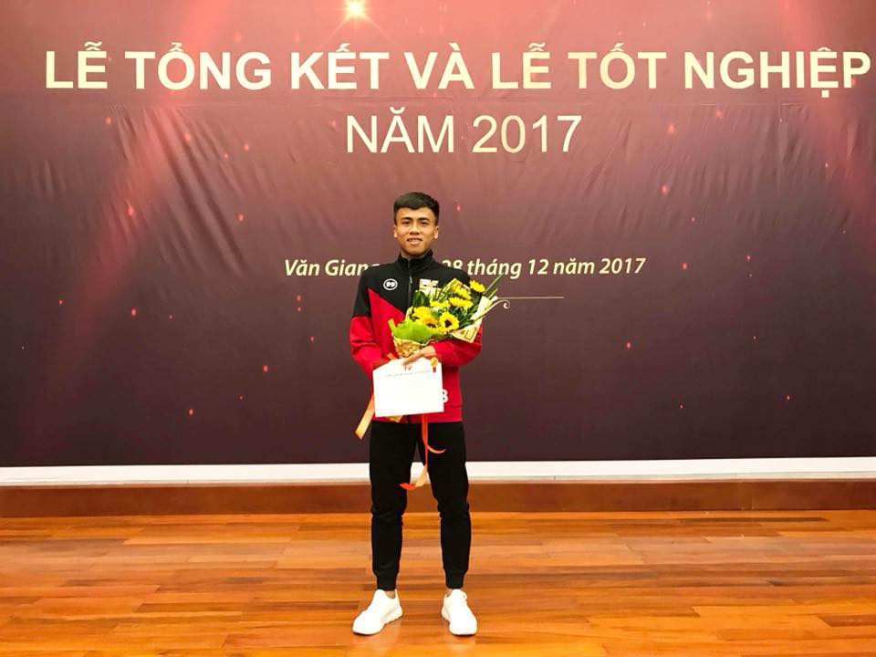 Hậu vệ từ lò PVF Phan Bá Hoàng khoác áo CLB Hồng Lĩnh Hà Tĩnh