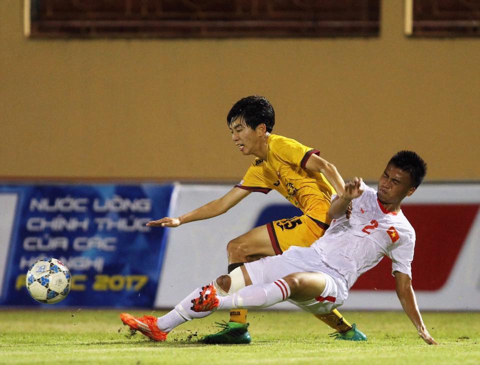 Hậu vệ từ lò PVF Phan Bá Hoàng khoác áo CLB Hồng Lĩnh Hà Tĩnh