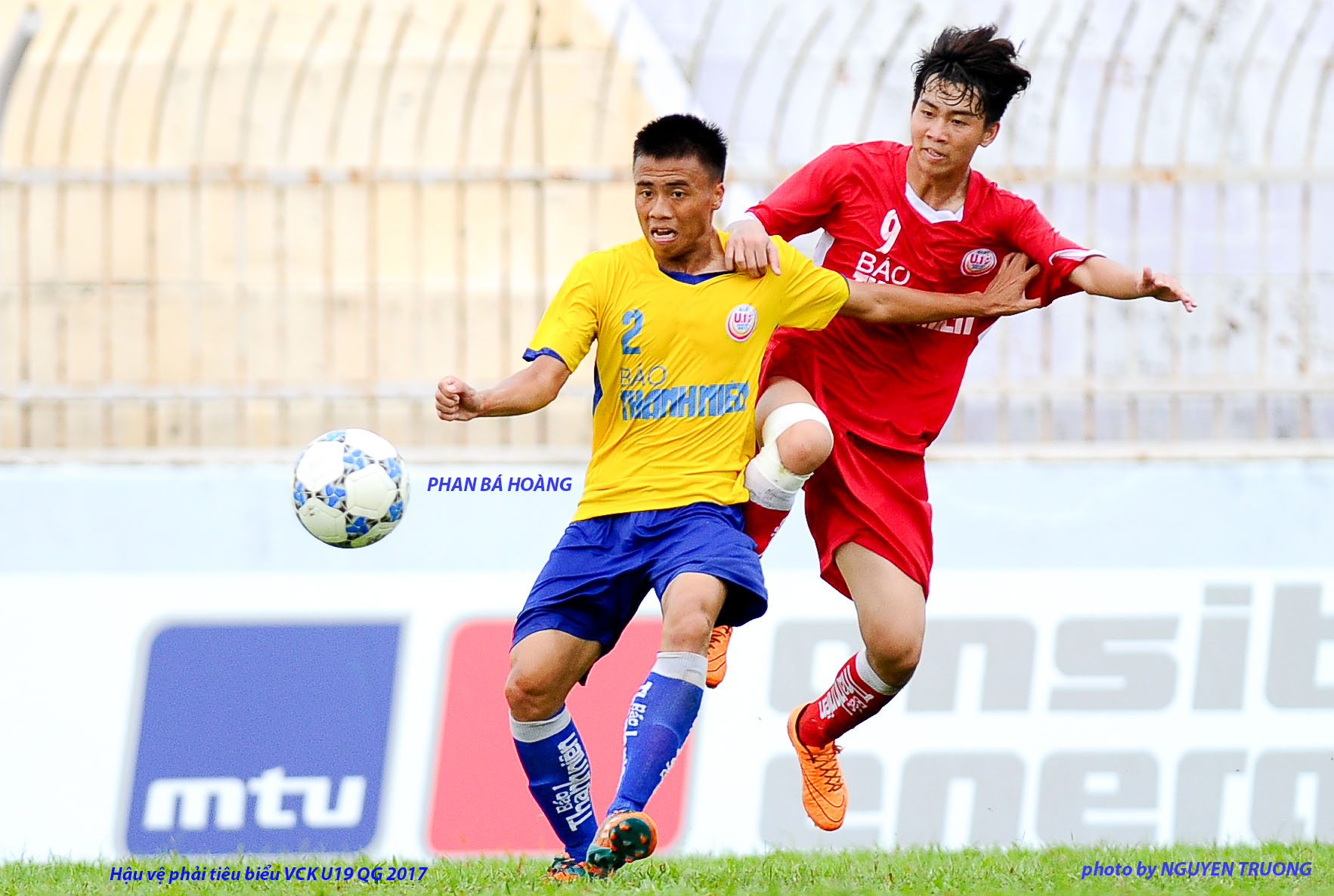 Hậu vệ từ lò PVF Phan Bá Hoàng khoác áo CLB Hồng Lĩnh Hà Tĩnh