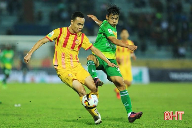 CLB Hồng Lĩnh Hà Tĩnh đón nhận 2 tân binh chất lượng