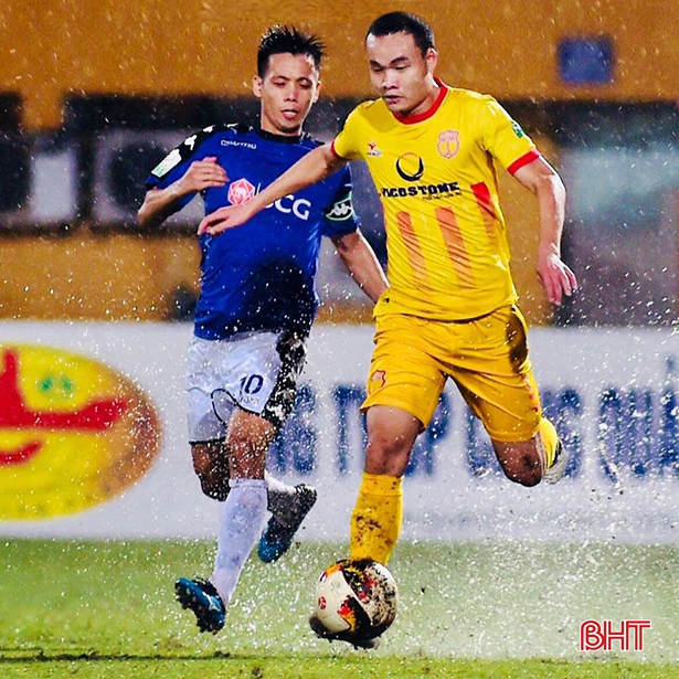 CLB Hồng Lĩnh Hà Tĩnh đón nhận 2 tân binh chất lượng