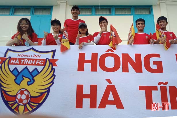 Hội CĐV Hà Tĩnh tại miền Nam: Tiếp sức cho đội bóng quê nhà “làm khách”