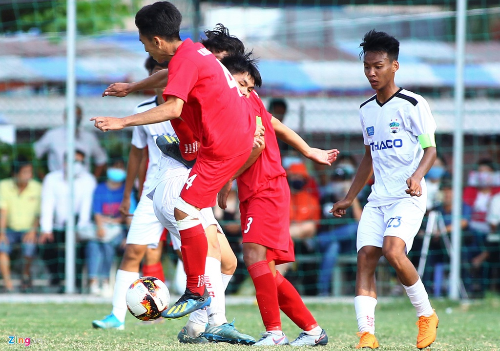 Đàn em Công Phượng hứng trọn