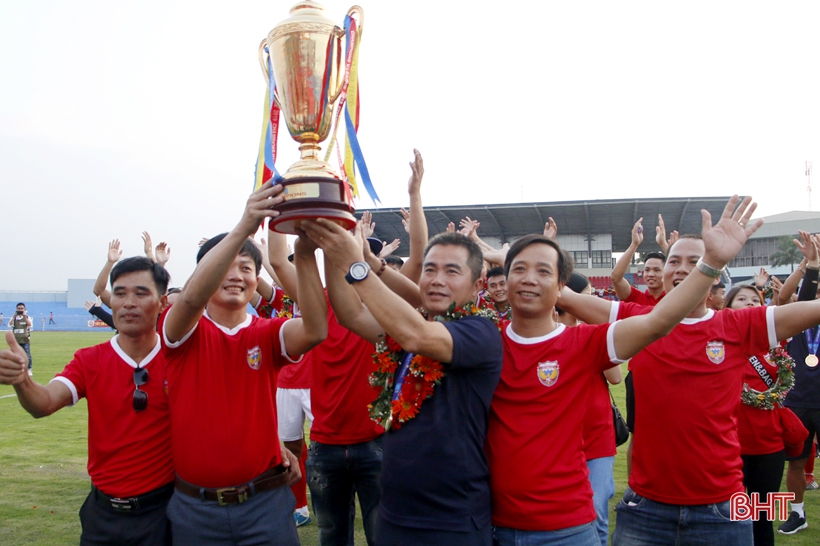 Hội Cổ động viên “lên dây cót” cùng Hồng Lĩnh Hà Tĩnh tại V.League 2020