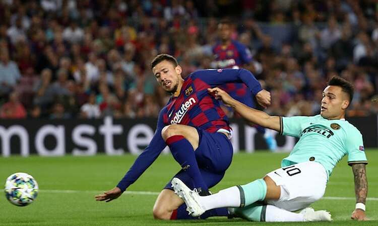 Inter đề nghị Barca ủng hộ đề xuất giảm lương cầu thủ khi Hiệp hội các CLB châu Âu họp hôm 23/3. Ảnh: Reuters.