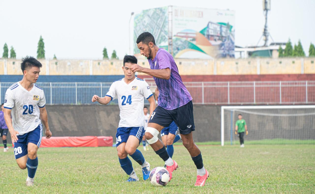 Giao Hữu Với CLB bóng đá