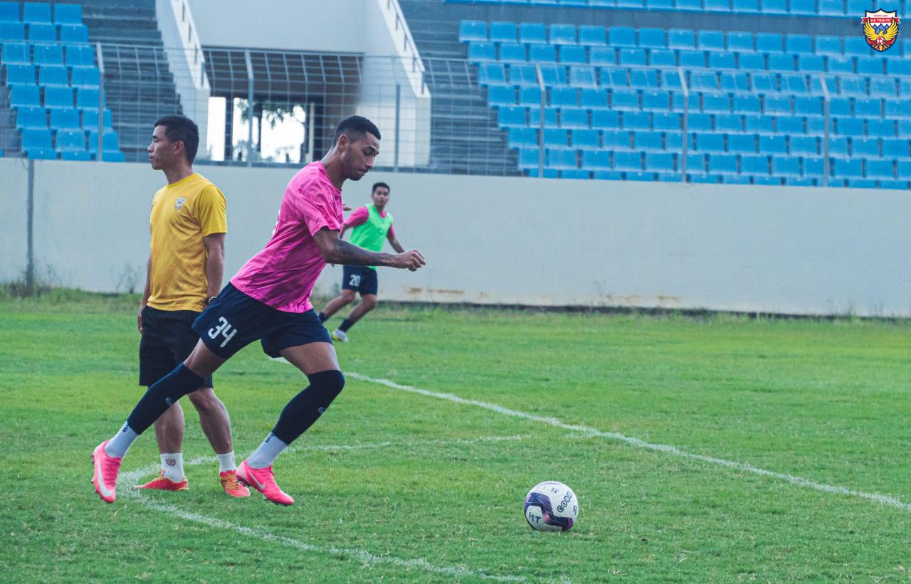 Kết thúc chuyến tập huấn bằng một trận đấu