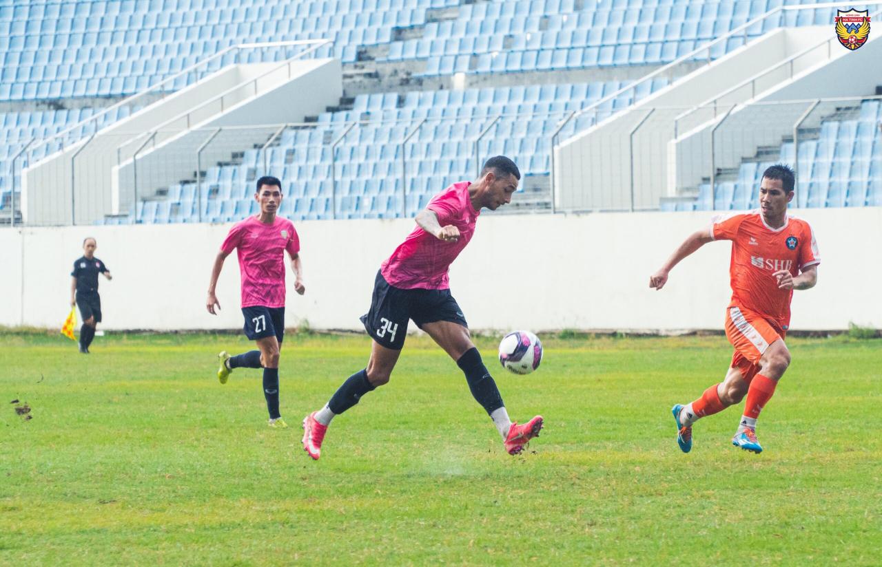 Kết thúc chuyến tập huấn bằng một trận đấu